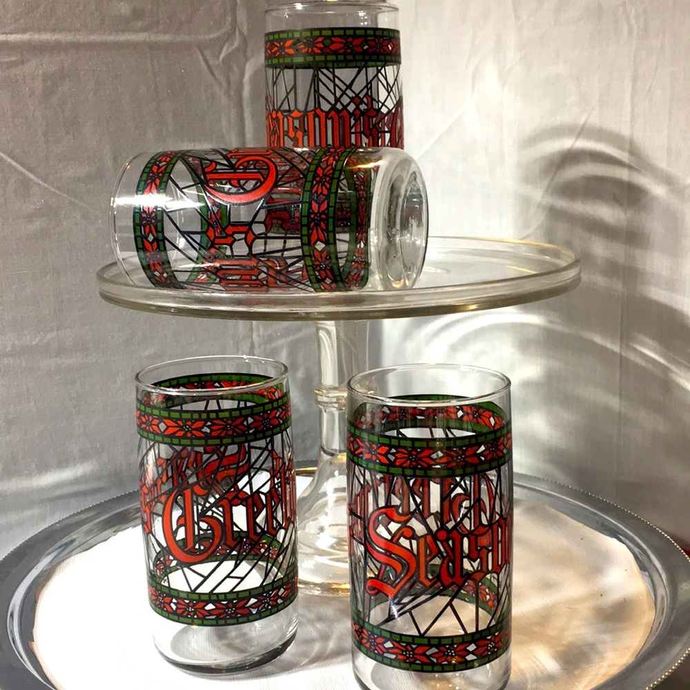 Vintage Christmas Houze  stained glass 10 oz drinkIng glass set 4
